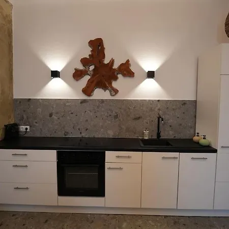 Luxusapartment Mit Badewanne Und Parkplatz Apartman