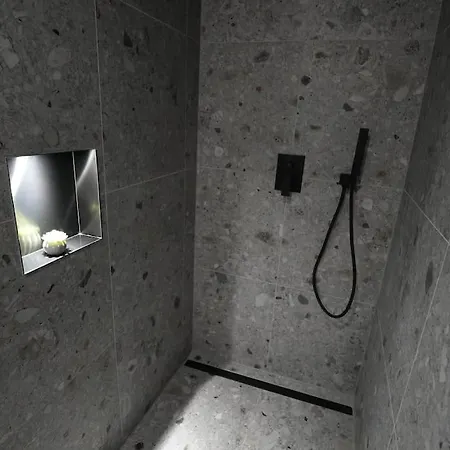 Luxusapartment Mit Badewanne Und Parkplatz Apartman *